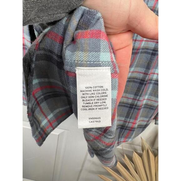 Treasure Bond Blue Plaid Button Up Flannel Shirt Two Pockets Girls XL 14/16 - Picture 9 of 11